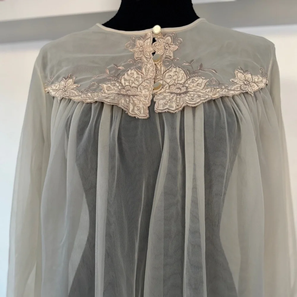 Vintage Gilead Peignoir embroidered coquette Satin Sheer Boudoir Robe Size Large - Picture 4 of 6